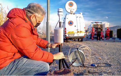The FASTER Local Weather Station: monitoring weather conditions with real-time support to decision-making in rescue missions